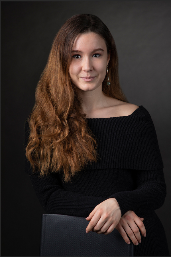 Gombai Franciska tánckari tag portré